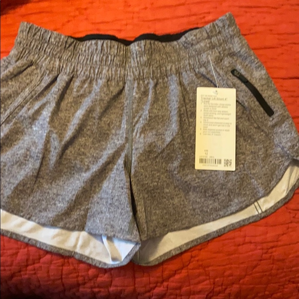 Lululemon Tracker LR Short 4” Lined
